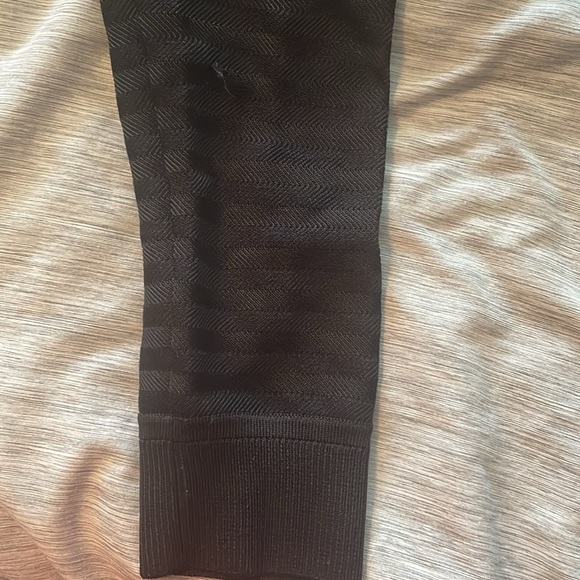 Hermes “Zoaves et Dragons Finesse” Long-sleeve cardigan Size 36 - Picture 12 of 12